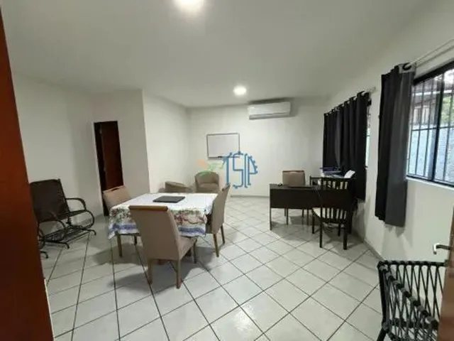 Imagem 8: Casa de Alto Padrão À Venda em Ponta Negra - 4 Suítes e Área de Lazer