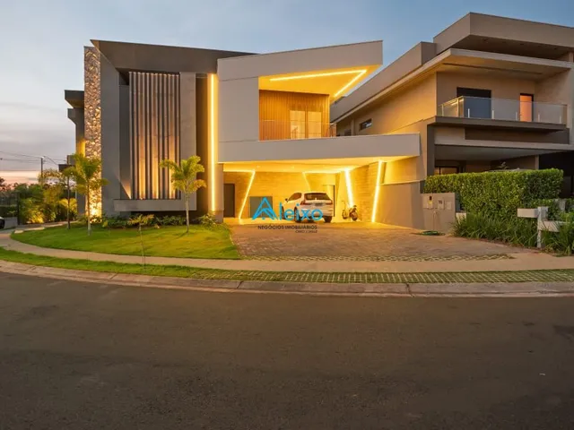 Imagem: A casa possui 3 Dormitórios, 3 Suítes, 3 Banheiros,
