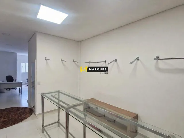 Imagem 10: Loja de Esquina 300M² no Bairro Glória | 5 Vagas Exclusivas