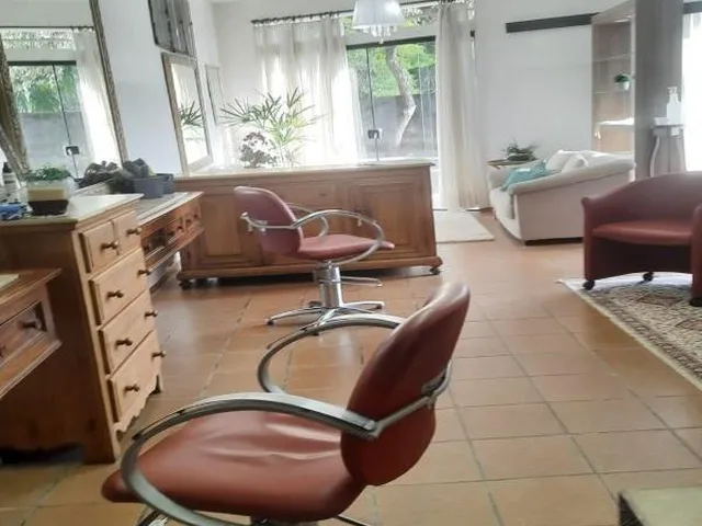 Imagem 8: Se você procura uma casa espaçosa, bem localizada e com ótimo potencial comercial
