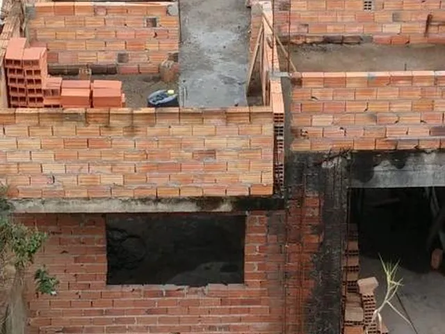 Imagem 3: Se você está em busca de uma casa espaçosa e confortável para a sua família, não