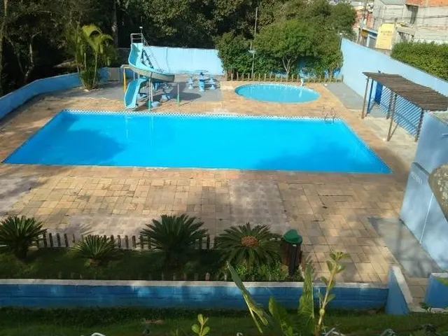 Imagem 4: Se você está em busca de uma casa espaçosa e confortável para a sua família, não