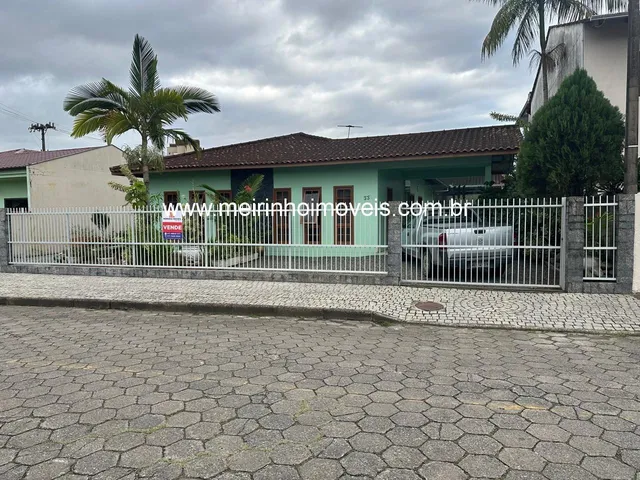 Imagem: Meirinho Imóveis oferece para venda esta