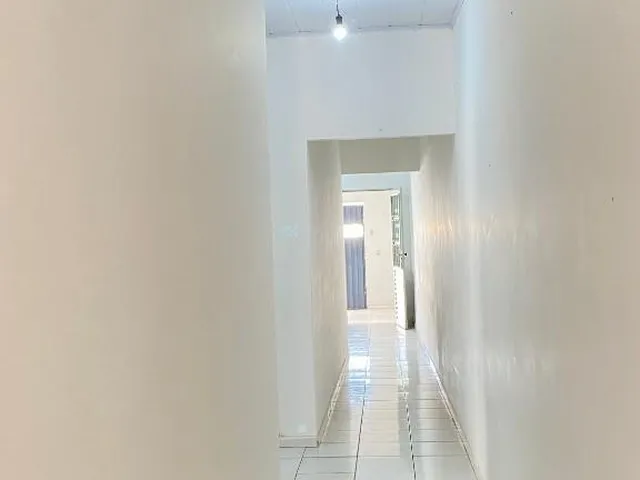 Imagem 14: Seja bem-vindo! Localizada em um bairro tranquilo e arborizado, esta casa espaçosa e