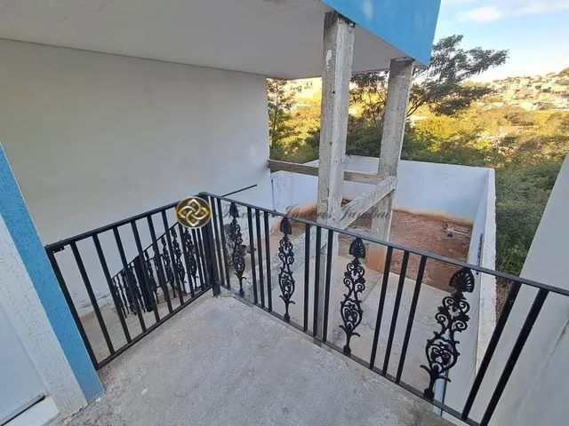 Imagem 8: Casa dos sonhos à venda! Localizada em uma rua tranquila e sem saída, esta