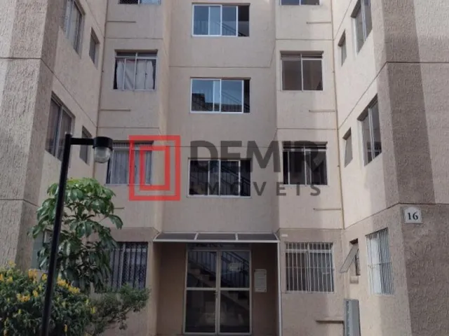 Imagem: O apartamento possui 2 Dormitórios, 1 Banheiro, 2 Vagas na