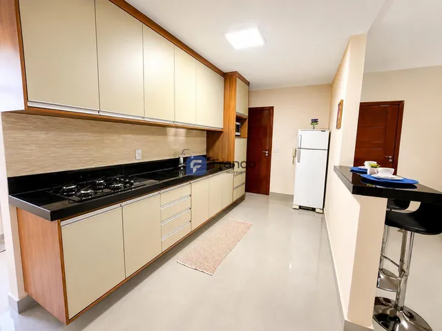 Imagem 4: Apartamento Reformado em Guarapari Centro - 2 Quartos, 1 Suíte, 5º Andar, Elevador, R