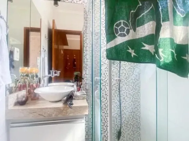 Imagem 2: Venha conhecer a casa dos seus sonhos em um condomínio fechado! Esta incrível casa de