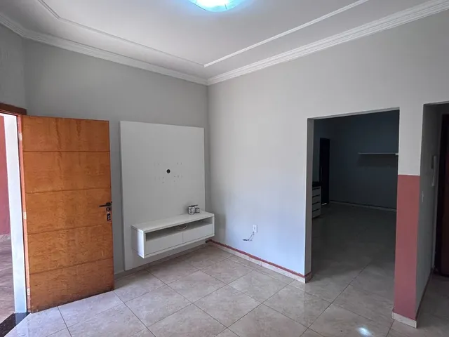 Imagem 2: Casa com 3 Dormitórios À Venda, 150 M² por R$ 438.000,00 - Nossa Senhora de Fátima - Patos de Minas/Mg