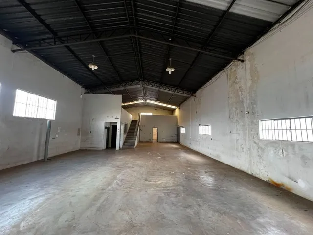 Imagem 9: Galpão para Alugar, 301 M² por R$ 4.500,00/Mês - Cônego Getúlio - Patos de Minas/Mg