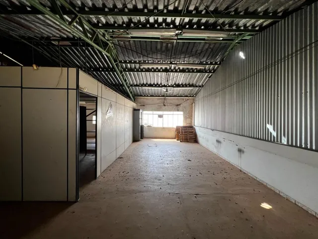 Imagem 10: Galpão para Alugar, 301 M² por R$ 4.500,00/Mês - Cônego Getúlio - Patos de Minas/Mg