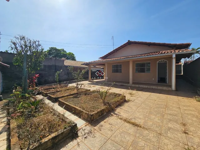 Imagem: Venda - Casas - 3 dormitórios - - Lagoa