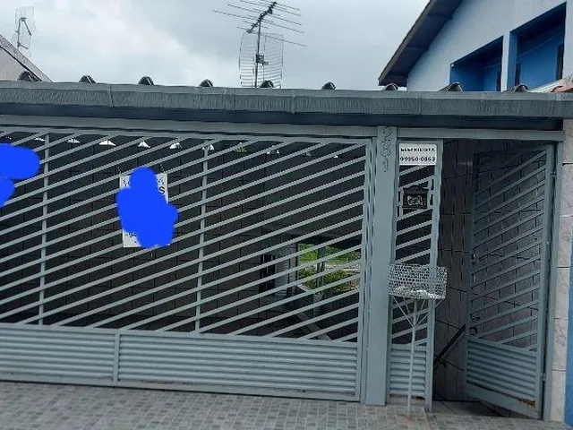 Imagem: A casa possui 3 Dormitórios, 1 Suíte, 2 Banheiros, 2