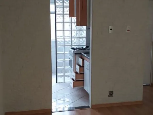 Imagem: O apartamento possui 2 Dormitórios, 1 Banheiro, 1 Vaga na