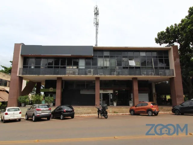 Imagem: A loja possui 1 Banheiro, 676m² de Área, 32m² de Área
