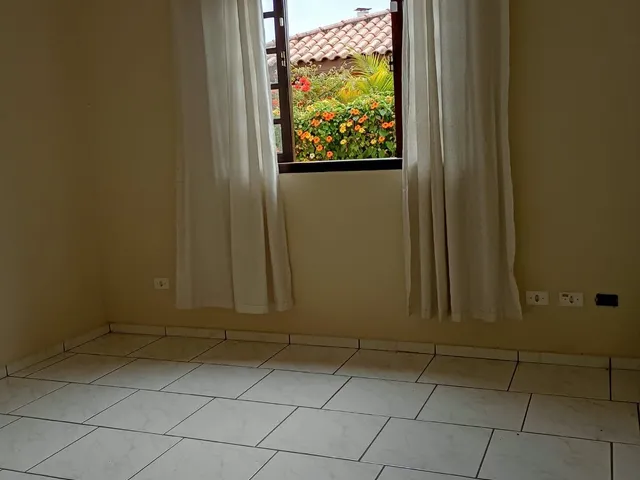 Imagem 5: Sala Comercial Casa com 2 banheiros