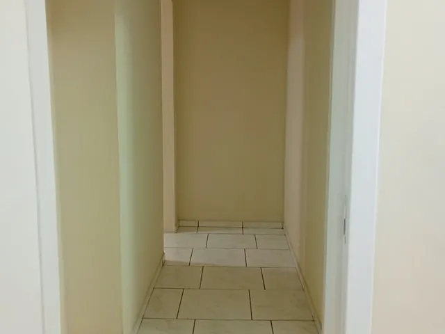 Imagem 9: Sala Comercial Casa com 2 banheiros