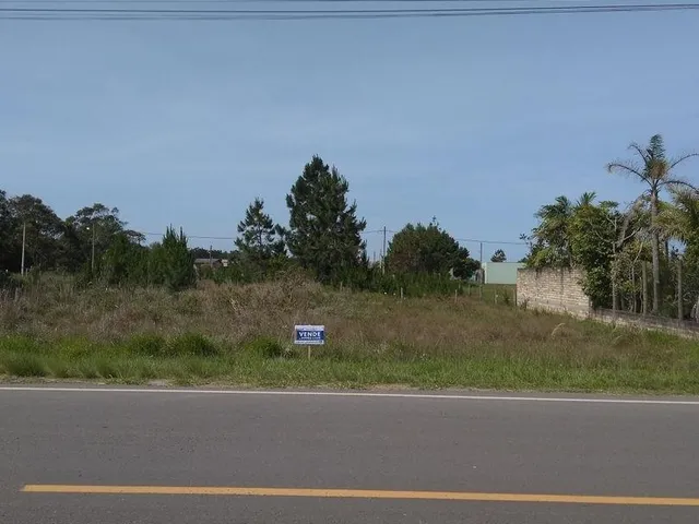 Imagem: Área Aproximadamente 2.900M². De Frente
