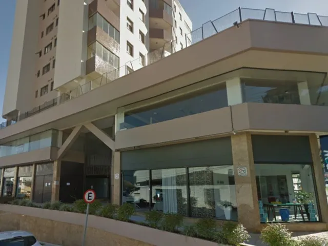 Imagem: Centro Comercial Moreira César - Centro