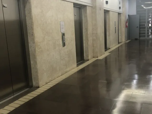 Imagem 7: Sala comercial à venda no bairro Centro Histórico - Porto Alegre/RS