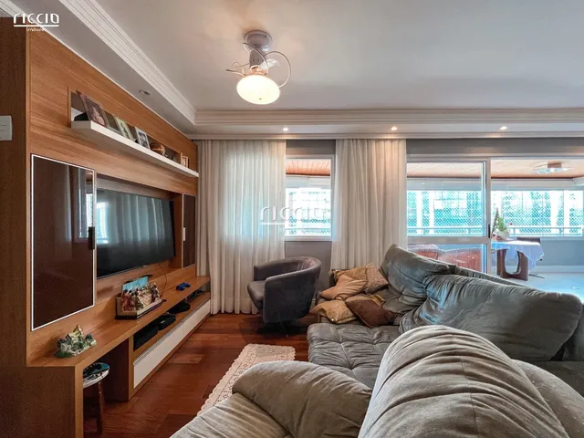 Imagem: O apartamento possui 5 Dormitórios, 3 Suítes, 4