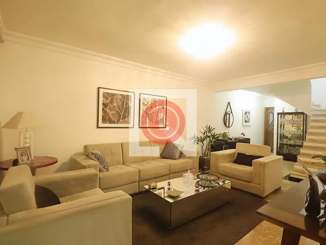 Imagem: Localizada em Santo André, esta casa oferece