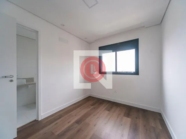 Imagem 3: Localizado em Santo André, este apartamento oferece o conforto e a comodidades que você