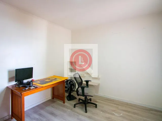 Imagem 2: Esta espaçosa casa em Santo André oferece um ambiente acolhedor e funcional, ideal para