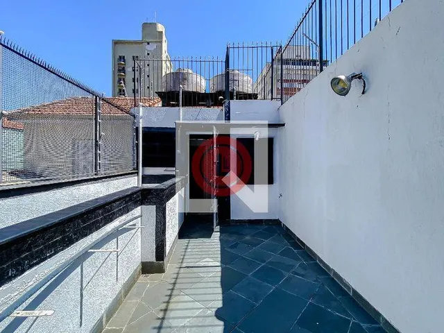 Imagem 5: Localizada na vibrante cidade de São Paulo, esta casa na Vila Clementino oferece uma