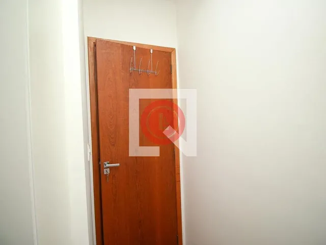 Imagem 2: Este apartamento é uma excelente opção para quem busca conforto e praticidades. Com