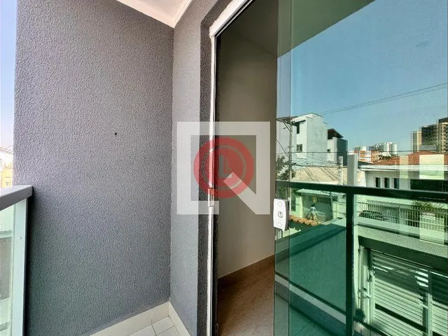 Imagem 7: Localizada na charmosa Vila Santa Teresa, em Santo André, esta casa oferece um espaço