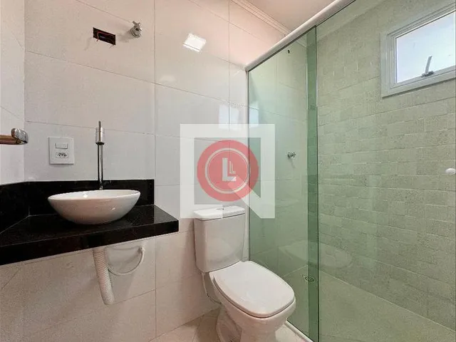 Imagem 12: Localizada na charmosa Vila Santa Teresa, em Santo André, esta casa oferece um espaço