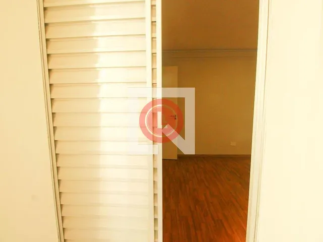 Imagem 4: Localizada na charmosa Vila Eldizia, em Santo André, esta casa oferece uma combinação