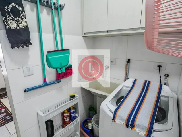 Imagem 3: Localizado no charmoso bairro da Vila Alice, este apartamento oferece uma combinação