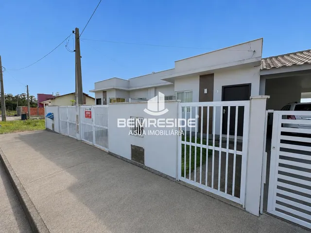 Imagem: Casa de laje pronta para financiar no bairro