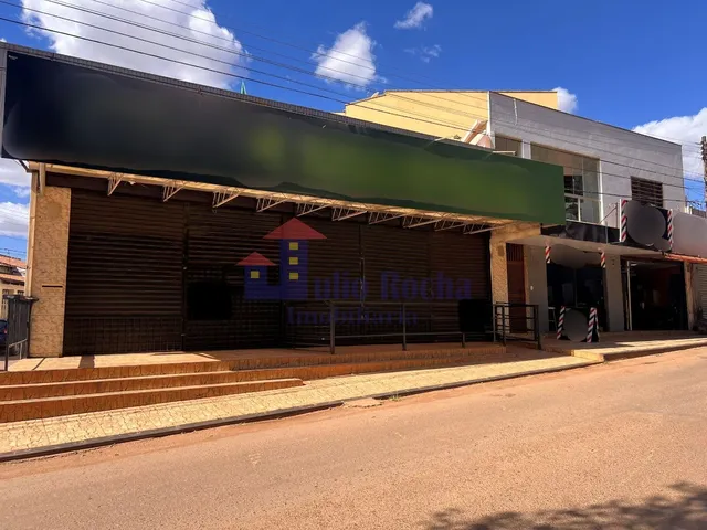 Imagem: EXCELENTE PRÉDIO COMERCIAL COM QUATRO LOJAS