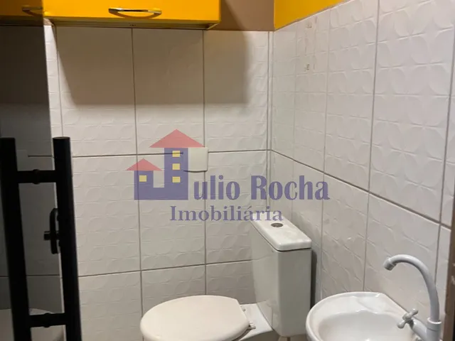 Imagem 2: Excelente Prédio Comercial com Quatro Lojas e Um Apartamento no São José - São Sebastião!