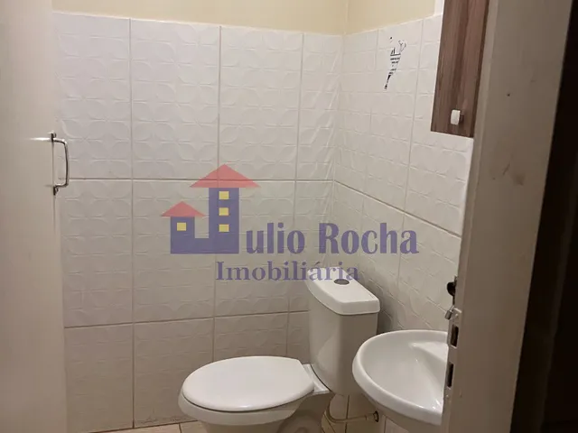 Imagem 16: Excelente Prédio Comercial com Quatro Lojas e Um Apartamento no São José - São Sebastião!