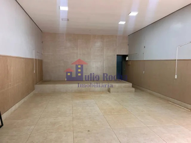 Imagem 12: Excelente Prédio Comercial com Quatro Lojas e Um Apartamento no São José - São Sebastião!