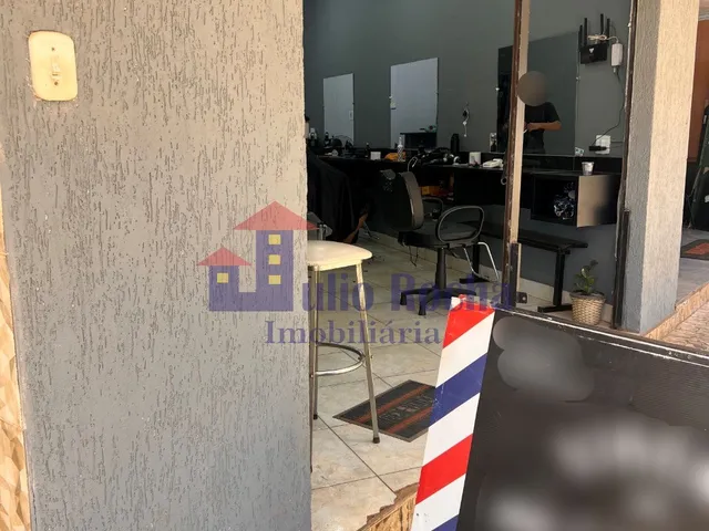 Imagem 9: Excelente Prédio Comercial com Quatro Lojas e Um Apartamento no São José - São Sebastião!
