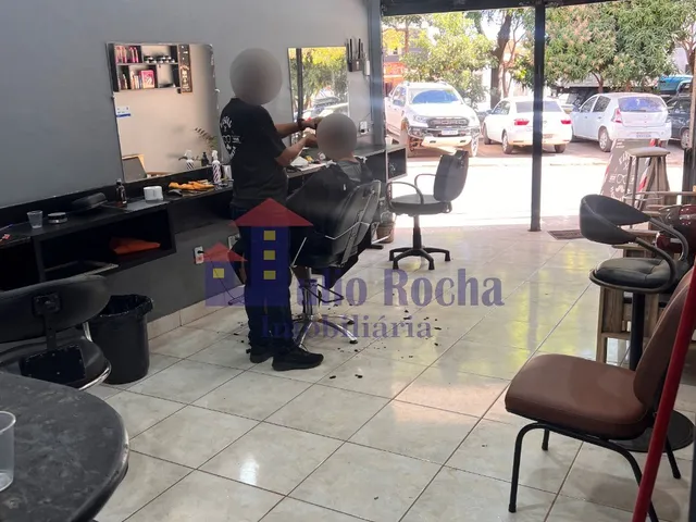 Imagem 8: Excelente Prédio Comercial com Quatro Lojas e Um Apartamento no São José - São Sebastião!