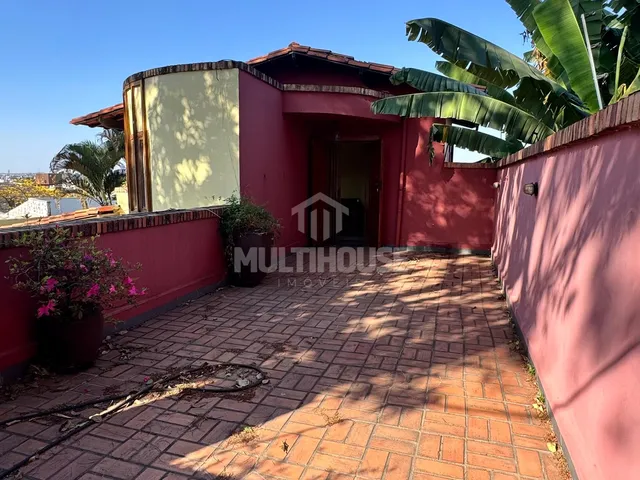 Imagem 3: Casa de 240m² com 4 quartos, 1 suíte, piscina, espaço gourmet no Santa Amélia, Belo