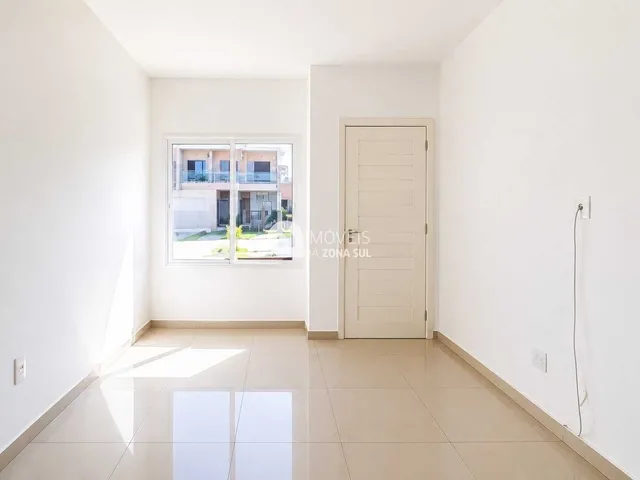Imagem: Sobrado à venda no bairro Hípica - Porto