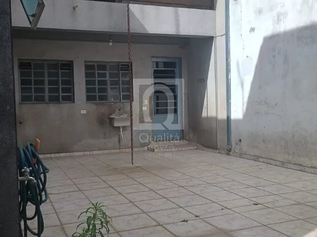 Imagem: A casa possui 2 Dormitórios, 1 Suíte, 2 Banheiros, 2