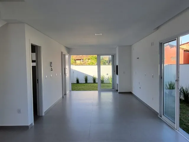 Imagem 4: Sobrado À Venda no Bairro Ubatuba - São Francisco do Sul/Sc