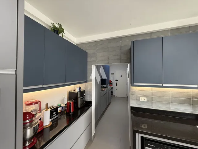 Imagem 3: Apartamento À Venda no Gonzaga, em Santos/Sp, com 3 Quartos, 1 Suíte, Vaga Demarcada e Elevador Exclusivo