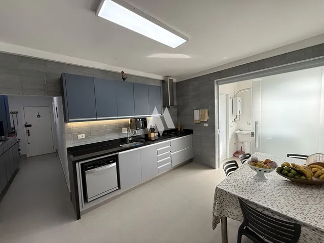 Imagem 2: Apartamento À Venda no Gonzaga, em Santos/Sp, com 3 Quartos, 1 Suíte, Vaga Demarcada e Elevador Exclusivo