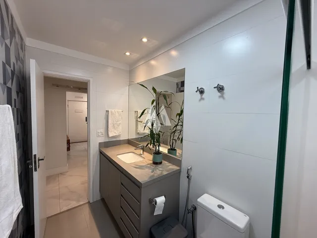 Imagem 7: Apartamento À Venda no Gonzaga, em Santos/Sp, com 3 Quartos, 1 Suíte, Vaga Demarcada e Elevador Exclusivo