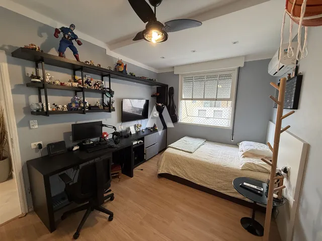 Imagem 15: Apartamento À Venda no Gonzaga, em Santos/Sp, com 3 Quartos, 1 Suíte, Vaga Demarcada e Elevador Exclusivo