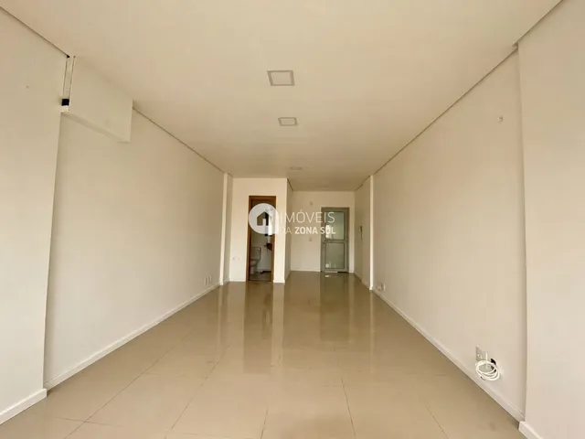 Imagem 2: Sala comercial à venda no bairro São Geraldo - Porto Alegre/RS